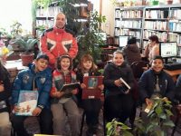 Първокласници гостуваха в библиотеката на село Асеновци
