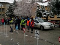 Пътни полицаи разясниха на децата от НУ „Христо Ботев” – Плевен как да се движат по правилата