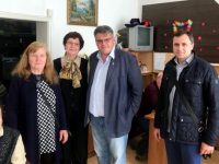 Депутатът Пламен Тачев и съветници от ГЕРБ дариха с козунаци хора в неравностойно положение от Плевен и Ясен
