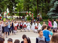 СУ „Васил Априлов“ – Долна Митрополия се включи в инициативата „Розите на България“