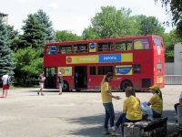 Лондонски двуетажен автобус паркира в двора на РИМ – Плевен