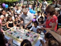 Подаръци и торта имаше за всички деца на празника в Пордим