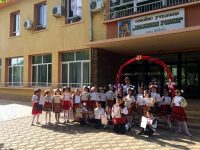 Магията на българските народни танци заплени учениците от ОУ „Максим Горки“ – Левски
