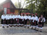 Обичта към народната песен донесе отличия и успехи на фолклорна група от Левски