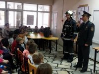 Шефът на Пожарната в Плевен гостува на ученици в НУИ „Панайот Пипков“