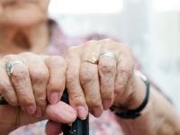 Търсят доброволци от Плевен за посещения и общуване с хора с деменция