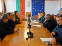 Община Левски и ПГССТ „Н. Й. Вапцаров” организираха среща със земеделски производители