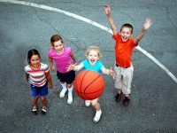 БК „Спартак“ предлага организирането на детски спортен празник по стрийтбол