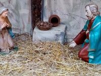 Фигурката на бебето Исус от Рождественската пещера в центъра на Плевен отново липсва