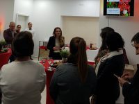 Цветелина Пенкова посрещна 8 декември в компанията на студенти и преподаватели от висши училища.