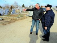Община Червен бряг пое инициатива за почистване на гробищните паркове