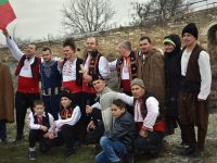 Иван Марков извади кръста от река Златна Панега край село Радомирци