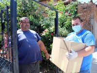 Хора в нужда от община Кнежа получиха санитарни материали и лични предпазни средства