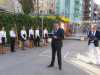 Областният управител Мирослав Петров пожела успешна нова учебна година на учениците в ОУ „Цветан Спасов” – Плевен.