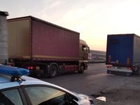 Пътна полиция със засилени проверки на товарните автомобили и автобусите