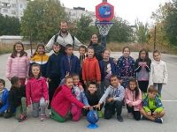 Второкласници от ОУ „Св. Климент Охридски“ – Плевен проведоха открит урок по баскетбол