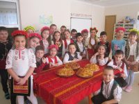 Обредни хлябове месиха децата в ДГ „Юнско въстание“ в Плевен