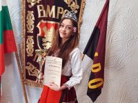 Красивата плевенчанка Калина Георгиева получи короната на „Мис Македонско девойче“