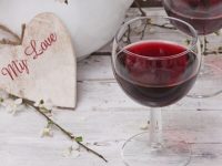 14 февруари – Празник на виното и любовта