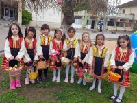 Община, детска градина и училище с обща инициатива за великденска украса на град Гулянци