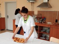 Ученици от ПГХВТ – Плевен участваха във виртуален кулинарен маратон