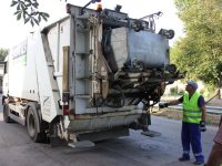 Започна дезинфекция на съдовете за битови отпадъци в Плевен