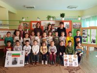 И децата от подготвителна група „Пинокио“ на ДГ „Пролет“ отбелязаха деня на народните будители