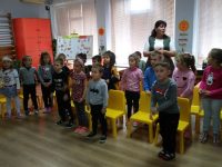 „Детелинки“ и „Далматинци“ в онлайн среща под мотото „Пазим здравето – да играем и знаем!“