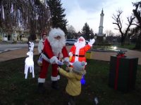 В Гулянци дадоха началото на Коледно-новогодишните празненства