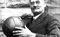 15 януари 1892 г. – Джеймс Нейсмит публикува правилата на баскетбола