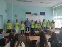 Ученици от СУ „Крум Попов”  участват в програма „Връстници обучават връстници„ на МКБППМН-Левски