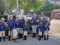 Фанфарният оркестър при ИНУ „Христо Ботев“ участва в честванията по повод патронния празник на ПГМЕТ „Девети май“