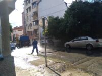  Започна третото за годината основно измиване на улиците в Плевен
