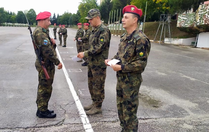 Връчиха удостоверенията на първия модул новоназначени войници в ЕЦНП Плевен