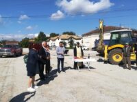 Кметът на Община Долни Дъбник даде старт на проект “Реконструкция и рехабилитация на площад и прилежащите му улици в село Садовец“
