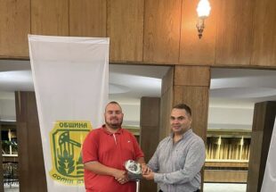 Кметът на Долни Дъбник награди победителите в турнира по тенис на маса