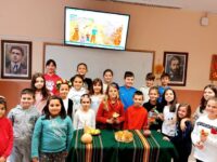 Ученици от ИНУ „Христо Ботев“ отбелязаха Деня на християнското семейство – фотогалерия