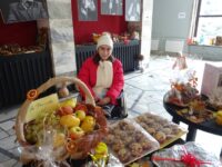 Голяма обществена подкрепа за благородната кауза на есенен базар в град Левски – снимки