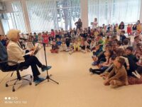 Диригентът на детски хор „Звъника“ – Ваня Делийска, гостува в ДГ „Юнско въстание“