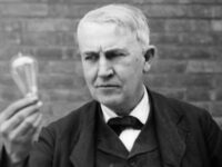 31 декември 1879 г. – първата официална демонстрация на крушката на Едисън