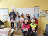 Деца и младежи от Плевен и малките населени места в общината отново получиха коледни подаръци от немски семейства