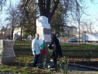 В град Левски почетоха 175-ата годишнина от рождението на Христо Ботев – снимки