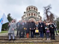 Лидерът на „Български възход“ лично поздрави с националния празник симпатизантите си в Плевен