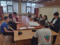 Ученици от ПГ по туризъм участваха в среща на училища посланици на ЕП