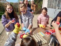 Благотворителна инициатива на децата от неделното училище в Кнежа