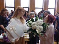 Вълнуваща среща с Мира Добрева и нейната книга “Столетниците – благословия или орисия” в град Левски