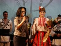 Препълнен салон аплодира концерта на Танцов състав „Сборенка” в град Левски – снимки