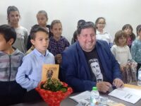 Ученици и културни дейци от община Гулянци се срещнаха със Стефан Караиванов – роднина на Васил Левски