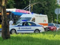 60-годишна жена е със счупен крак след вчерашната катастрофа на булевард „Христо Ботев“
