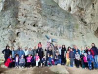 Заключителен поход на ДГ „Чучулига“ до пещерата „Проходна“ – снимки